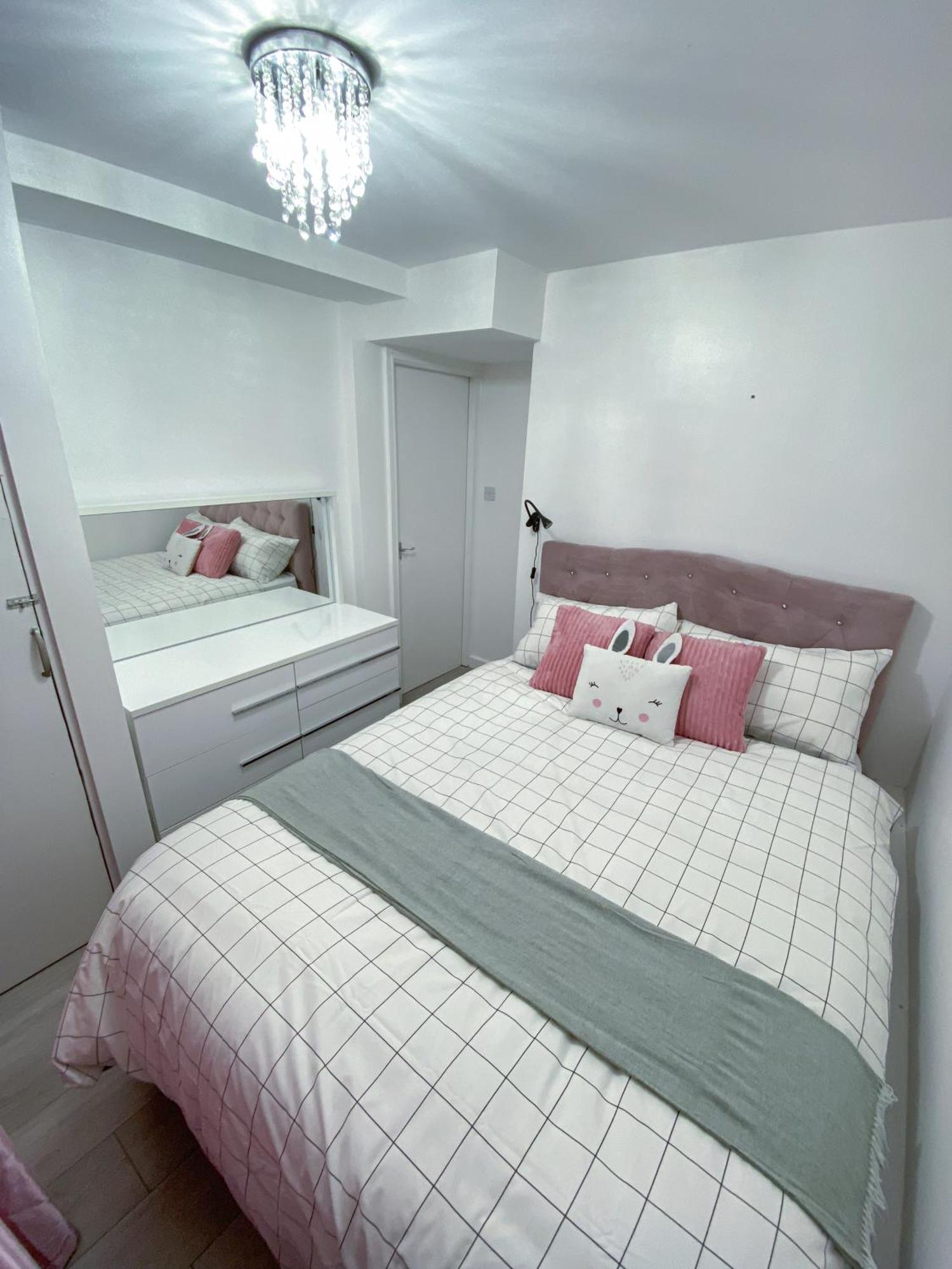 2 Bedroom Flat, Dalston Junction, London Londres Exterior foto